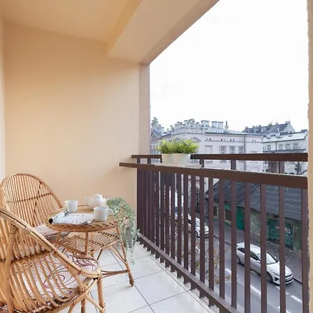 Jozefinska With Balcony Cracow By Renters